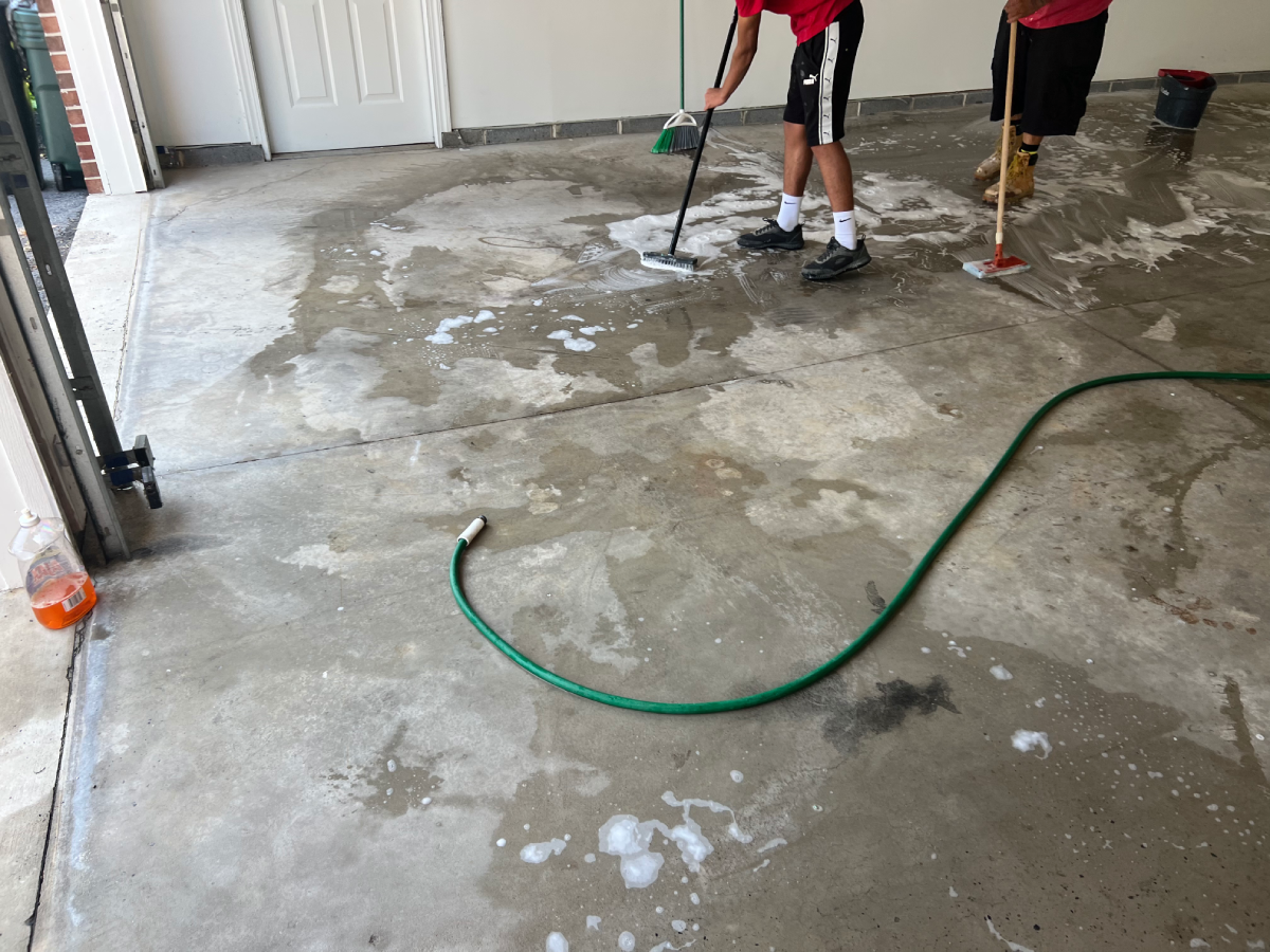 Show the transformation of a space before and after cleaning. This visual would help potential customers see the quality of your work.